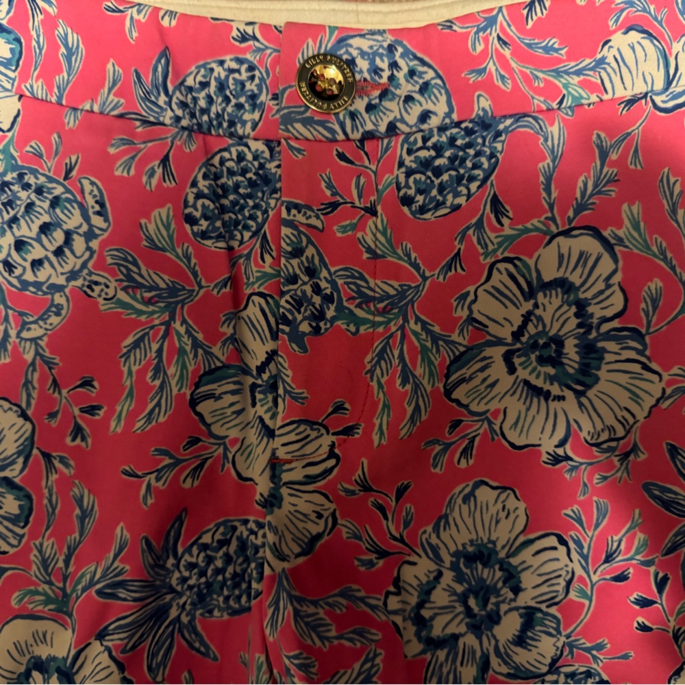 LILLY PULITZER PINK AND BLUE FLORAL PINEAPPLE SHORTS WITH GOLD BUTTON - Picture 4 of 4
